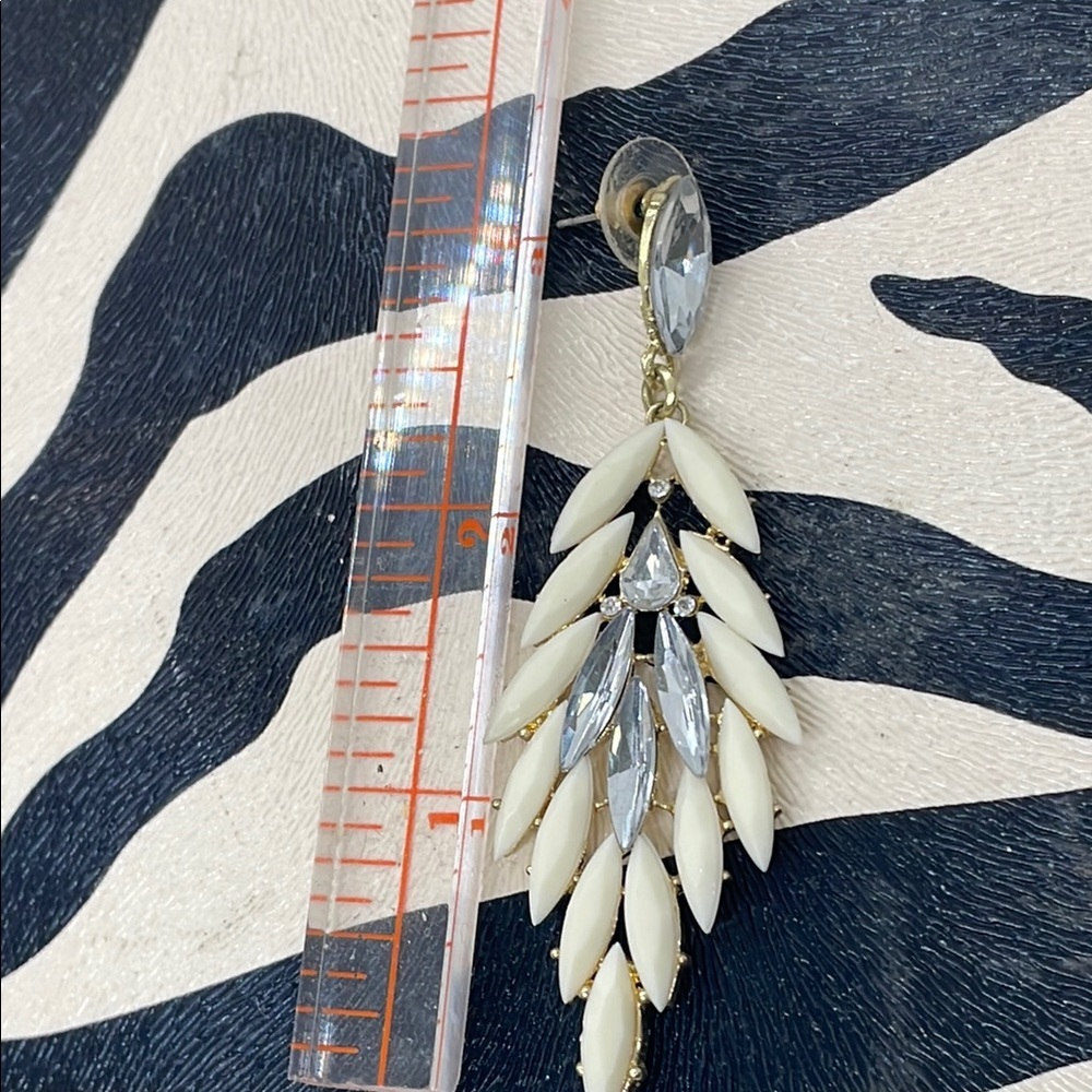 Cream and Silver Feather Earrings with Intricate Design AND Lightweight ❤️ - Picture 9 of 9